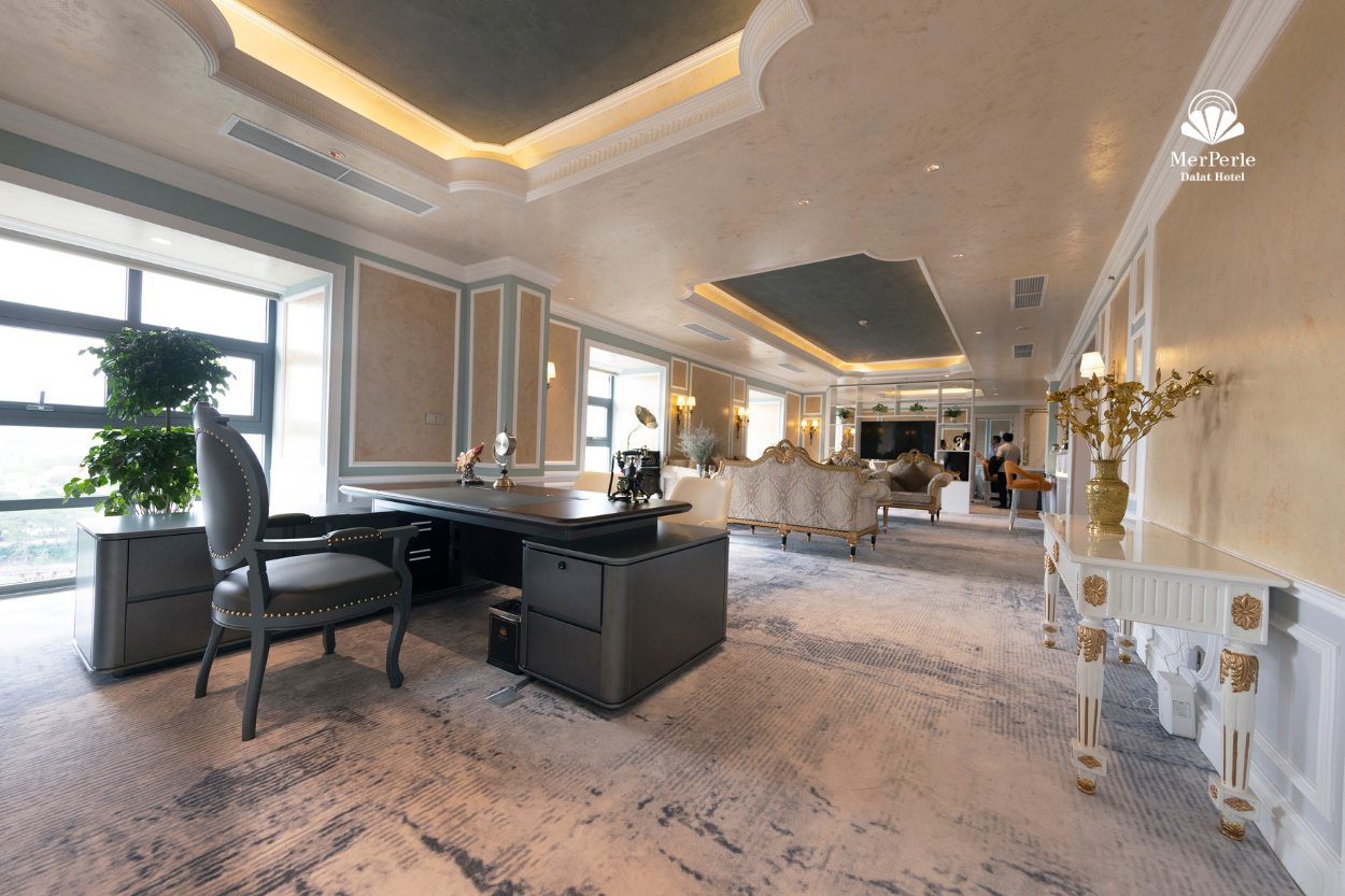 PRESIDENT SUITE