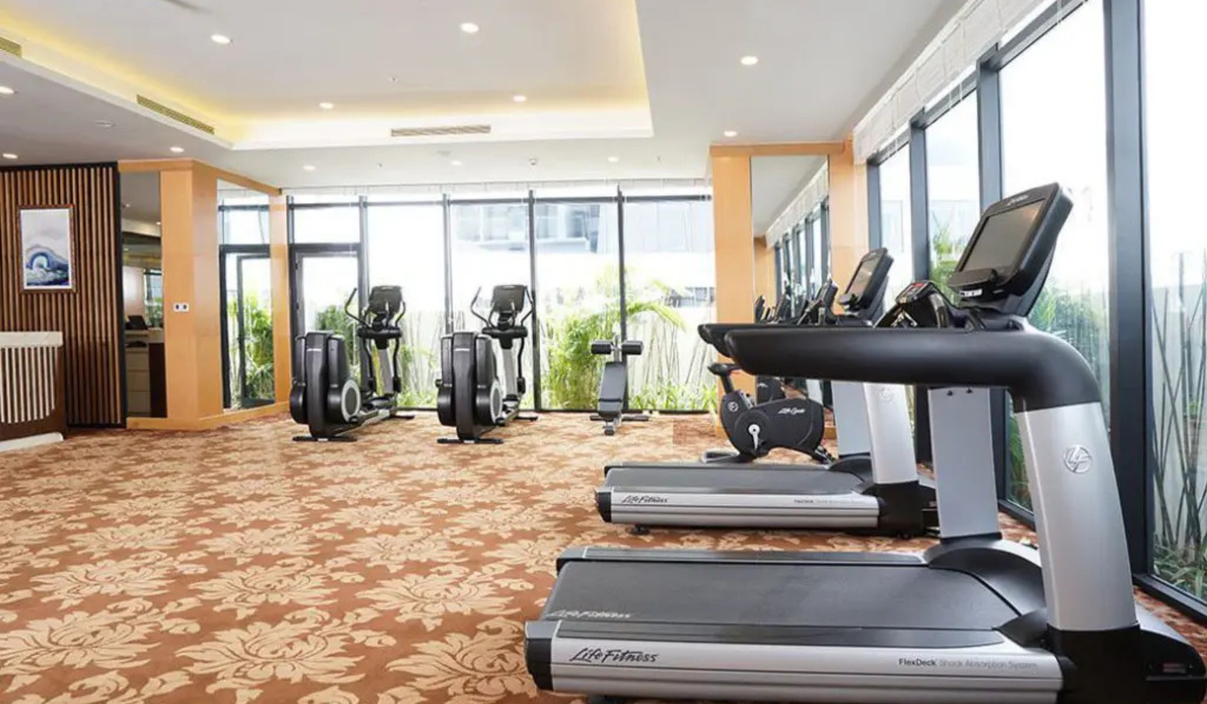 Vinpearl Beachfront Nha Trang - NiceGolf